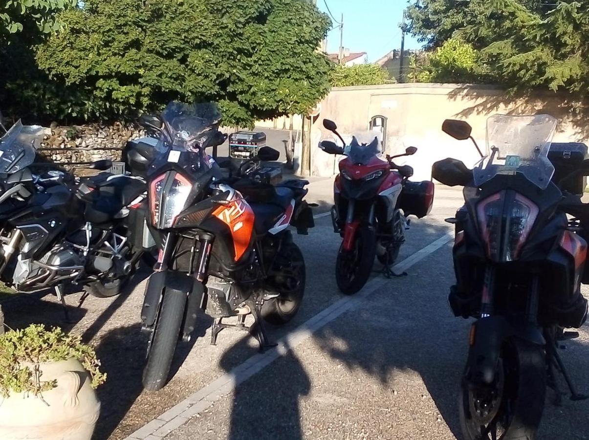 Belli Come Il Sole Serri Kültér fotó